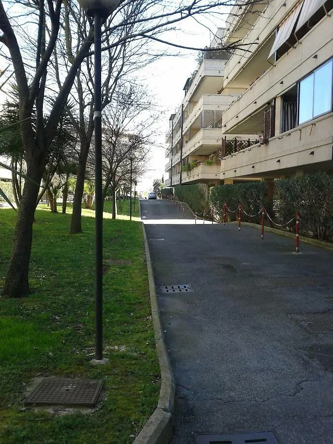 Alloggio Turistico A Giardino Di Roma Apartment Italy