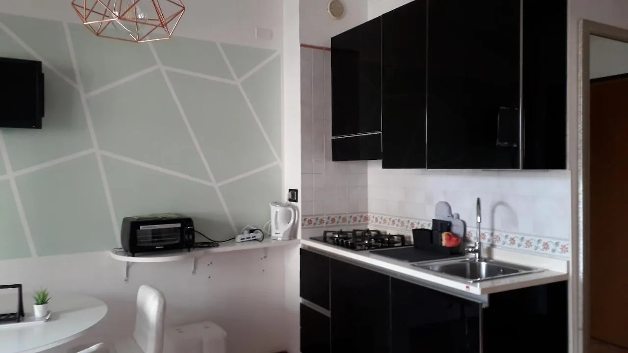 Apartment Alloggio Turistico A Giardino Di Roma Italy