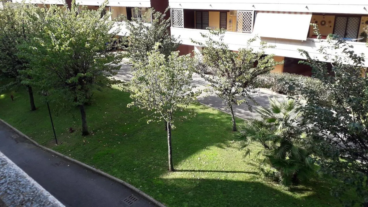 Apartment Alloggio Turistico A Giardino Di Roma Italy